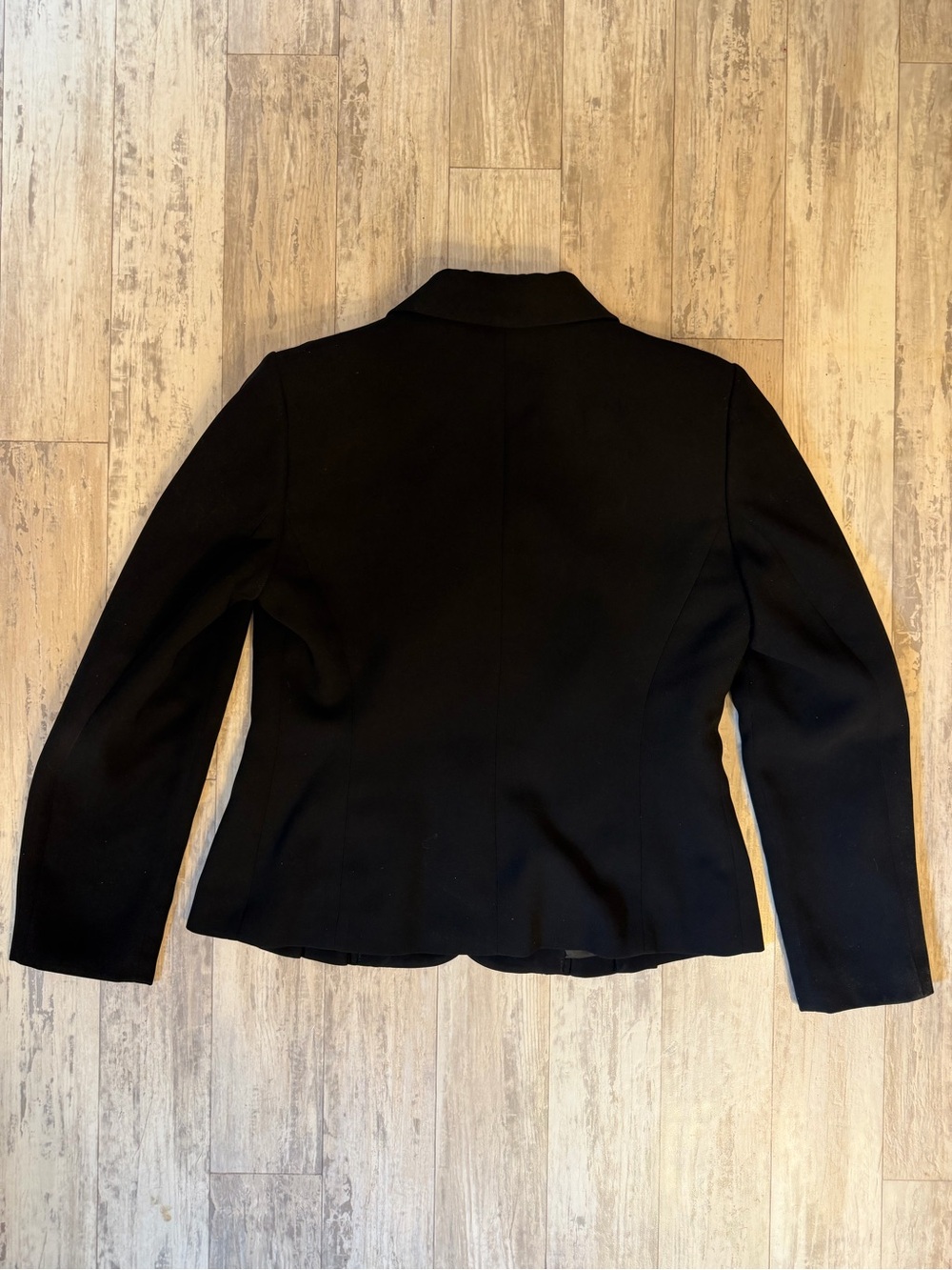 Le Suit Black Two-Piece Skirt Suit - Picture 10 of 11